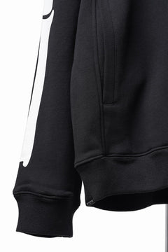 Load image into Gallery viewer, MASTERMIND WORLD x VANSON CREWNECK SWEATSHIRT REGULAR-FIT (BLACK)