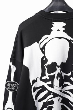 Load image into Gallery viewer, MASTERMIND WORLD x VANSON CREWNECK SWEATSHIRT BOXY-FIT (BLACK)