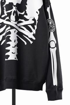 Load image into Gallery viewer, MASTERMIND WORLD x VANSON CREWNECK SWEATSHIRT BOXY-FIT (BLACK)
