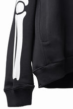 Load image into Gallery viewer, MASTERMIND WORLD x VANSON CREWNECK SWEATSHIRT BOXY-FIT (BLACK)