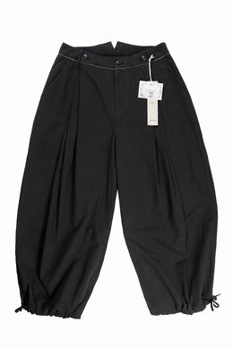 Professor.E DUTCH OVERSIZED PANTS (BLACK)