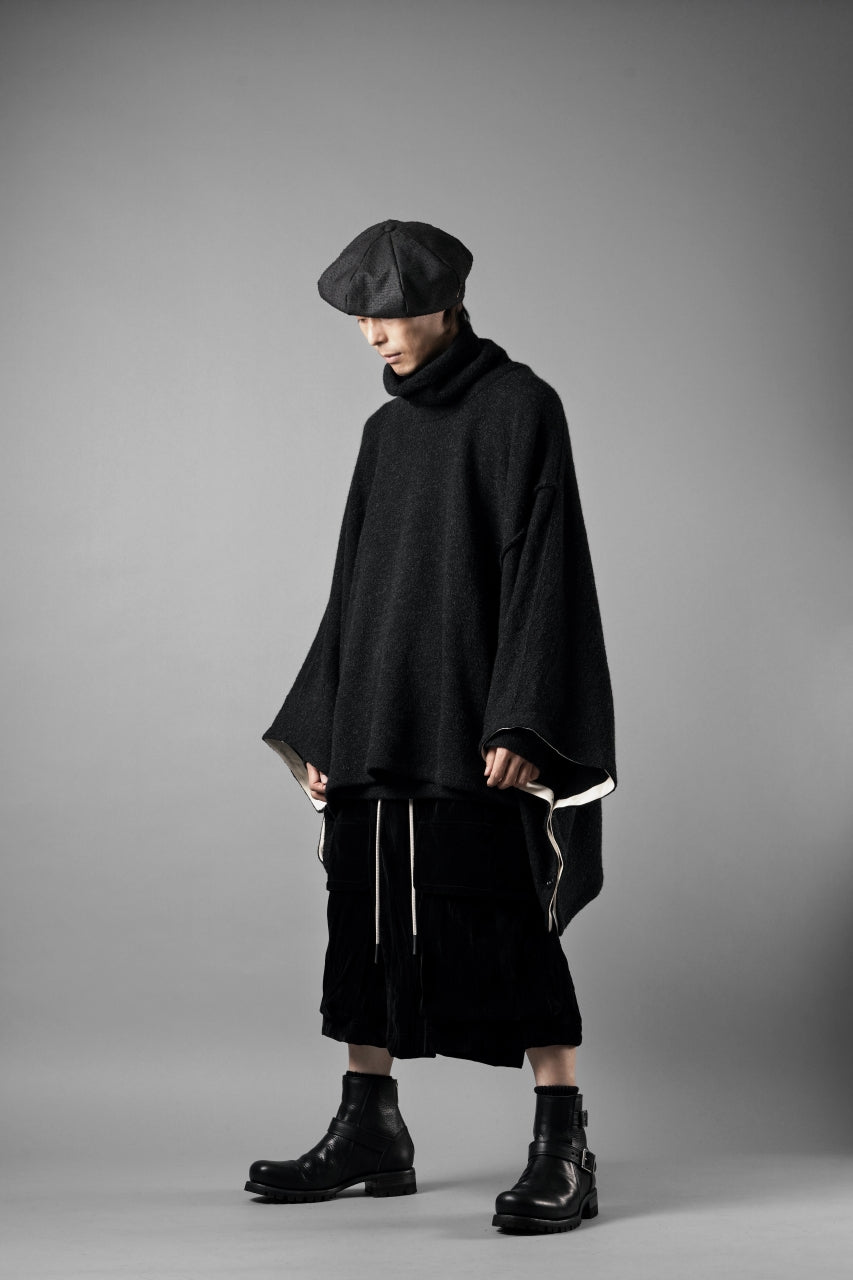 Load image into Gallery viewer, KLASICA WEARABLE BIG STOLE PONCHO / SHETLAND WOOL AMUNZEN (CARBON)