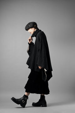Load image into Gallery viewer, KLASICA WEARABLE BIG STOLE PONCHO / SHETLAND WOOL AMUNZEN (CARBON)