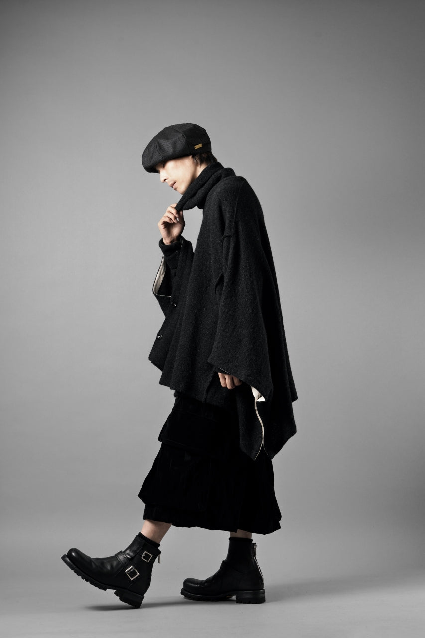 Load image into Gallery viewer, KLASICA WEARABLE BIG STOLE PONCHO / SHETLAND WOOL AMUNZEN (CARBON)