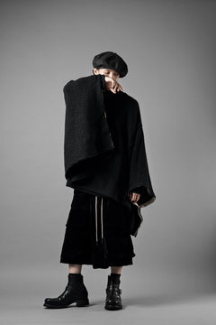 Load image into Gallery viewer, KLASICA WEARABLE BIG STOLE PONCHO / SHETLAND WOOL AMUNZEN (CARBON)