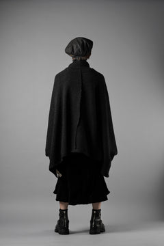 Load image into Gallery viewer, KLASICA WEARABLE BIG STOLE PONCHO / SHETLAND WOOL AMUNZEN (CARBON)