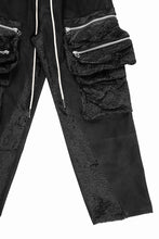 画像をギャラリービューアに読み込む, A.F ARTEFACT CARGO WIDE PANTS / SYNTHETIC LEATHER + VELOUR (BLACK)
