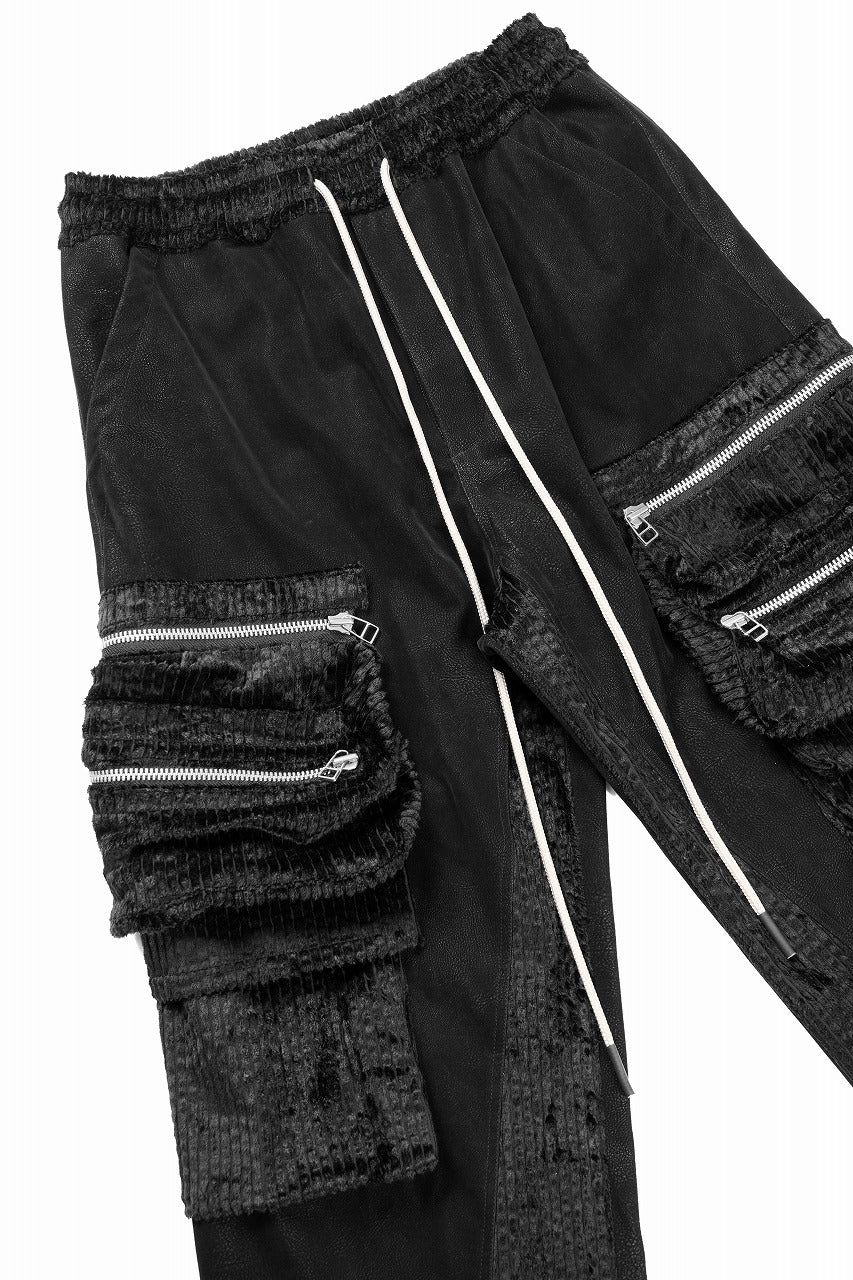 A.F ARTEFACT CARGO WIDE PANTS / SYNTHETIC LEATHER + VELOUR (BLACK)