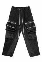 画像をギャラリービューアに読み込む, A.F ARTEFACT CARGO WIDE PANTS / SYNTHETIC LEATHER + VELOUR (BLACK)