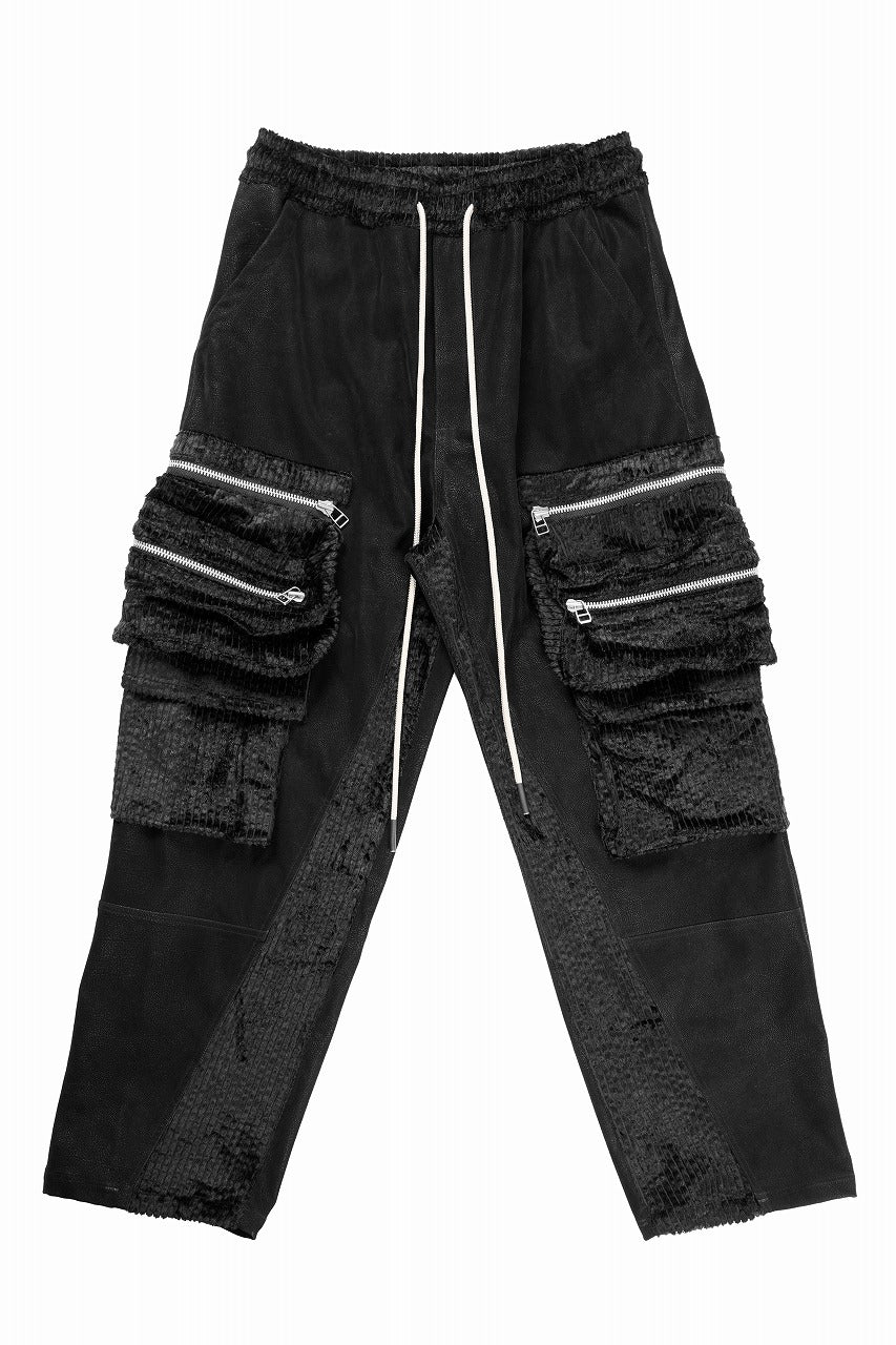 画像をギャラリービューアに読み込む, A.F ARTEFACT CARGO WIDE PANTS / SYNTHETIC LEATHER + VELOUR (BLACK)