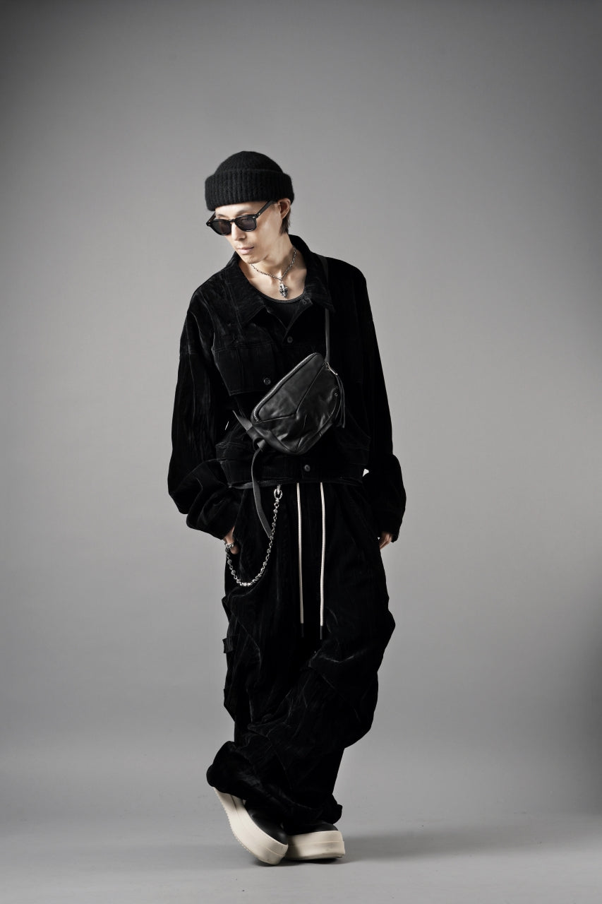 A.F ARTEFACT BIG POCKET SHORT BLOUSON / WASHER VELOR (BLACK)