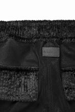 画像をギャラリービューアに読み込む, A.F ARTEFACT CARGO WIDE PANTS / SYNTHETIC LEATHER + VELOUR (BLACK)