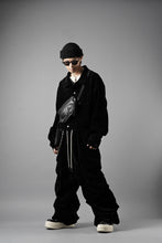画像をギャラリービューアに読み込む, A.F ARTEFACT BIG POCKET SHORT BLOUSON / WASHER VELOR (BLACK)