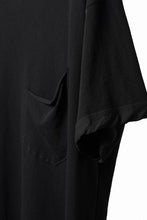 Load image into Gallery viewer, KLASICA "DEGREE 10" TORSION SEEM REGULAR FIT TEE / HIGH TWISTED COTTON DRY JERSEY (BLACK)