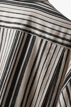 Load image into Gallery viewer, kujaku striped oversized shirt / S-258 (stripe)