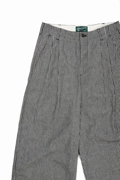 Load image into Gallery viewer, N/07 2 TUCKS WIDE TAPERED TROUSERS / SELVEDGE HICKORY STRIPES DENIM (ONE WASHED) (BLACK x WHITE)