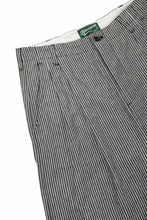 Load image into Gallery viewer, N/07 2 TUCKS WIDE TAPERED TROUSERS / SELVEDGE HICKORY STRIPES DENIM (ONE WASHED) (BLACK x WHITE)