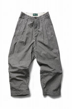 Load image into Gallery viewer, N/07 2 TUCKS WIDE TAPERED TROUSERS / SELVEDGE HICKORY STRIPES DENIM (ONE WASHED) (BLACK x WHITE)