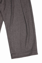 画像をギャラリービューアに読み込む, A.F ARTEFACT TUCK WIDE TROUSERS / HERRING BONE WOOL (BROWN)