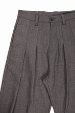 画像をギャラリービューアに読み込む, A.F ARTEFACT TUCK WIDE TROUSERS / HERRING BONE WOOL (BROWN)