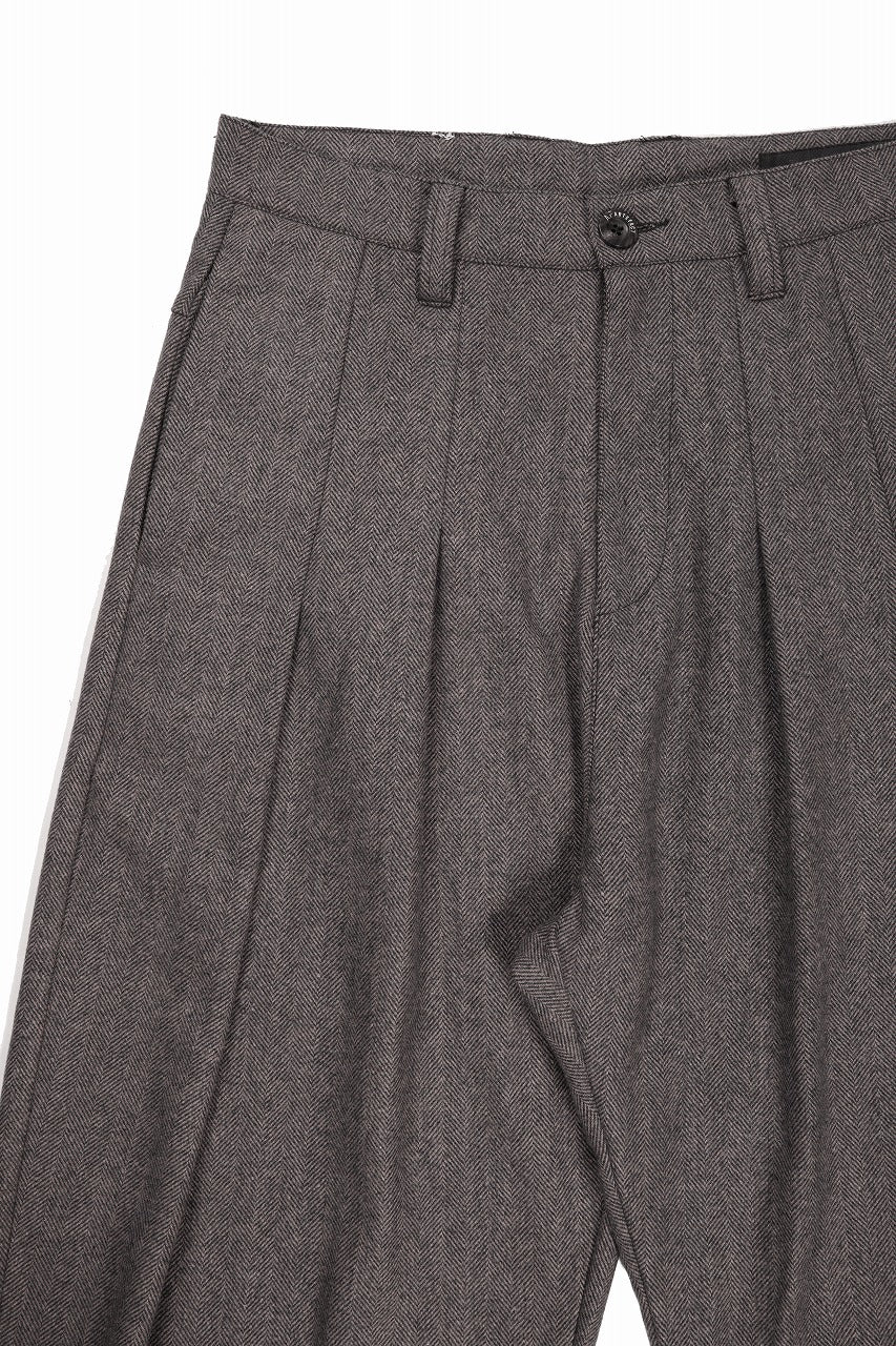画像をギャラリービューアに読み込む, A.F ARTEFACT TUCK WIDE TROUSERS / HERRING BONE WOOL (BROWN)