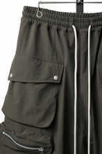 Load image into Gallery viewer, 【SAMPLE】A.F ARTEFACT MILITARY SHORTS / TECH-SMOOTH (KHAKI)