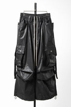 画像をギャラリービューアに読み込む, 【SAMPLE SALE】A.F ARTEFACT COATING CARGO  WIDE PANTS (BLACK)