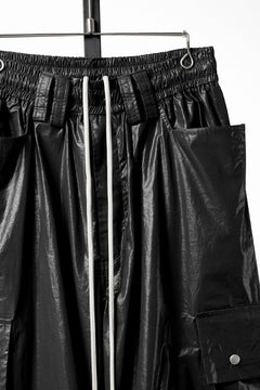 画像をギャラリービューアに読み込む, 【SAMPLE SALE】A.F ARTEFACT COATING CARGO  WIDE PANTS (BLACK)