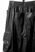 画像をギャラリービューアに読み込む, 【SAMPLE SALE】A.F ARTEFACT COATING CARGO  WIDE PANTS (BLACK)