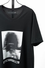 画像をギャラリービューアに読み込む, 【SAMPLE SALE】A.F ARTEFACT TYPE A LONG LENGTH PRINT TEE (BLACK)