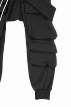 Load image into Gallery viewer, A.F ARTEFACT BELT CARGO SARROUEL JOGGER / BOMBER HEAT® (BLACK)