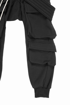 Load image into Gallery viewer, A.F ARTEFACT BELT CARGO SARROUEL JOGGER / BOMBER HEAT® (BLACK)