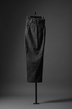 画像をギャラリービューアに読み込む, TARO HORIUCHI / th products Extra Volumed Tapered Trousers / Bishu Nep Tweed (grey)