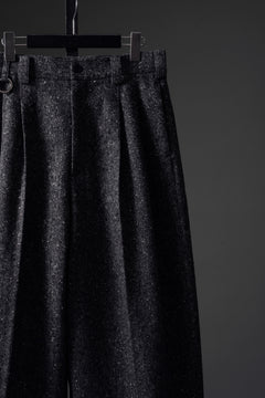 画像をギャラリービューアに読み込む, TARO HORIUCHI / th products Extra Volumed Tapered Trousers / Bishu Nep Tweed (grey)