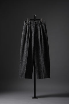 画像をギャラリービューアに読み込む, TARO HORIUCHI / th products Extra Volumed Tapered Trousers / Bishu Nep Tweed (grey)