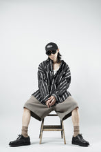 Load image into Gallery viewer, N/07 2 TUCKS EASY SHORTS / RIBBED CARDBOARD KNIT JERSEY (GREIGE)