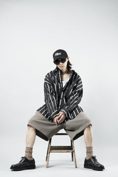Load image into Gallery viewer, N/07 2 TUCKS EASY SHORTS / RIBBED CARDBOARD KNIT JERSEY (GREIGE)