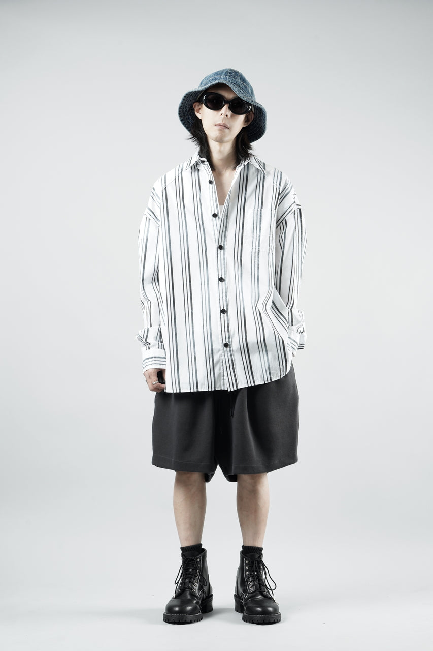 Load image into Gallery viewer, N/07 2 TUCKS EASY SHORTS / RIBBED CARDBOARD KNIT JERSEY (CHARCOAL)