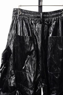 画像をギャラリービューアに読み込む, 【SAMPLE SALE】A.F ARTEFACT LEATHER TEX MONSTER TUCK SHORTS (BLACK)