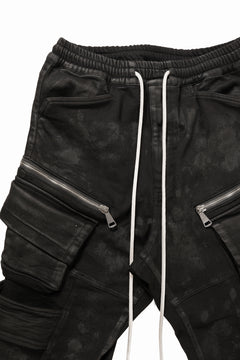 Load image into Gallery viewer, A.F ARTEFACT BELTED DETAIL JOGGER 2.0 / BRUSHED BACK COATING DENIM (BLACK)
