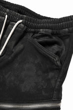 Load image into Gallery viewer, A.F ARTEFACT BELTED DETAIL JOGGER 2.0 / BRUSHED BACK COATING DENIM (BLACK)