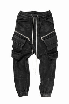 Load image into Gallery viewer, A.F ARTEFACT BELTED DETAIL JOGGER 2.0 / BRUSHED BACK COATING DENIM (BLACK)