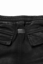 Load image into Gallery viewer, A.F ARTEFACT BELTED DETAIL JOGGER 2.0 / BRUSHED BACK COATING DENIM (BLACK)