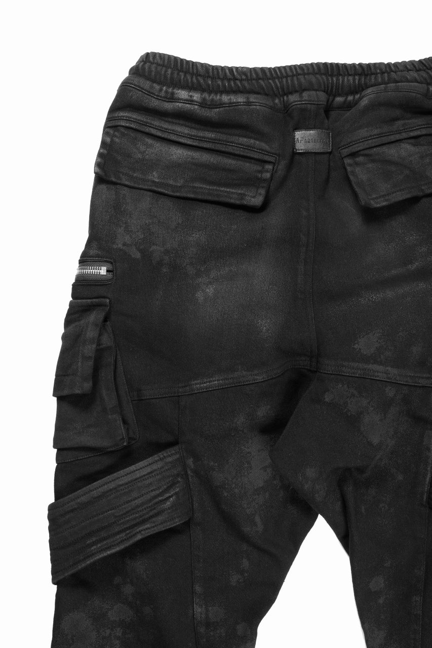 Load image into Gallery viewer, A.F ARTEFACT BELTED DETAIL JOGGER 2.0 / BRUSHED BACK COATING DENIM (BLACK)