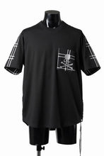 画像をギャラリービューアに読み込む, mastermind JAPAN MIXED-FABRIC POCKET SS TEE / REGULAR FIT (BLACK x BLACK)