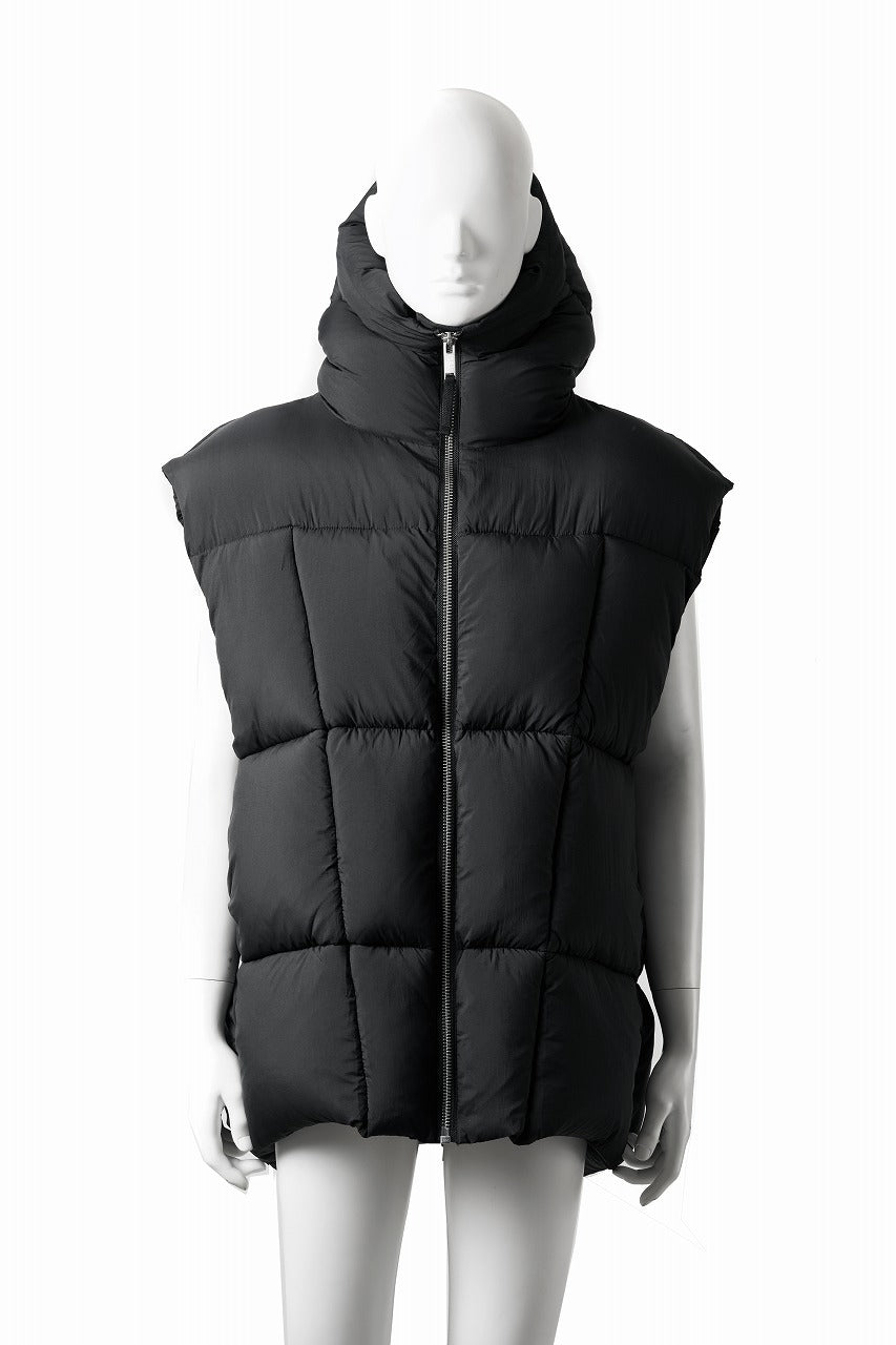 Load image into Gallery viewer, thom/krom BIG HOODIE OVERSIZED VEST / WARM PUFFER (BLACK)