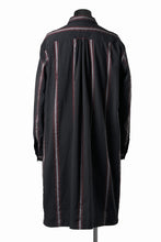 Load image into Gallery viewer, YUTA MATSUOKA shirt coat / tussah linen stripe (black stripe)