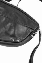 画像をギャラリービューアに読み込む, werkschwarz exclusive SHOULDER POUCH 33w / PULL UP COW LEATHER (BLACK)