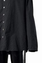 Load image into Gallery viewer, YUTA MATSUOKA collarless shirt / broad cloth cotton (black)