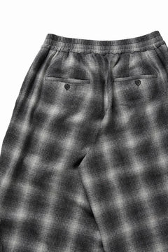画像をギャラリービューアに読み込む, ISABEL BENENATO Virgin Wool Tartan Wide Trousers with Patch Pockets (BLACK)